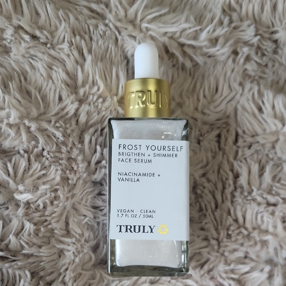 TRULY Other - Truly Frost Yourself Brighten + Shimmer Face Serum - Gold and White 1.7fl oz